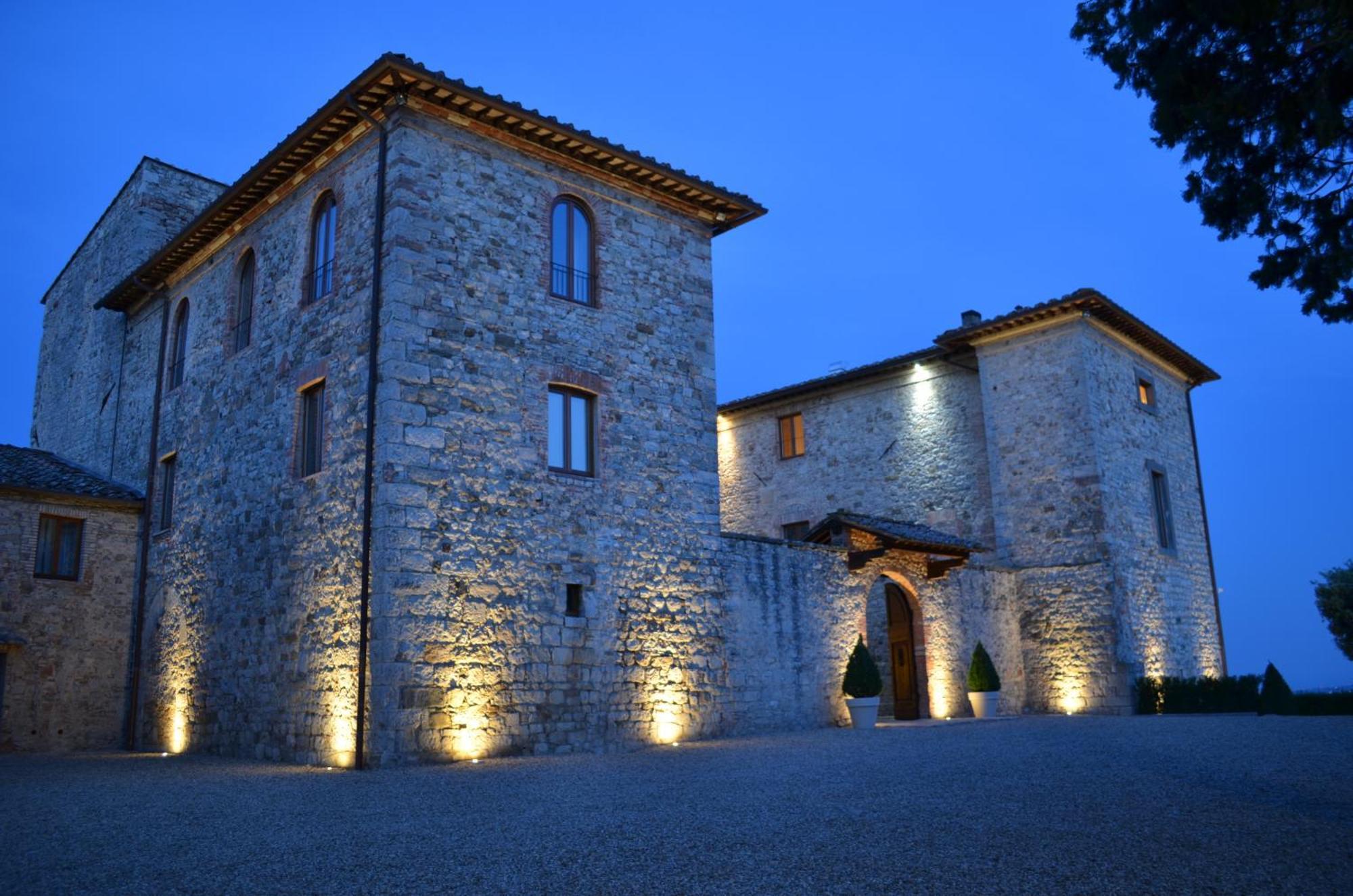Вілла Castello La Leccia Кастелліна-ін-К'янті Екстер'єр фото